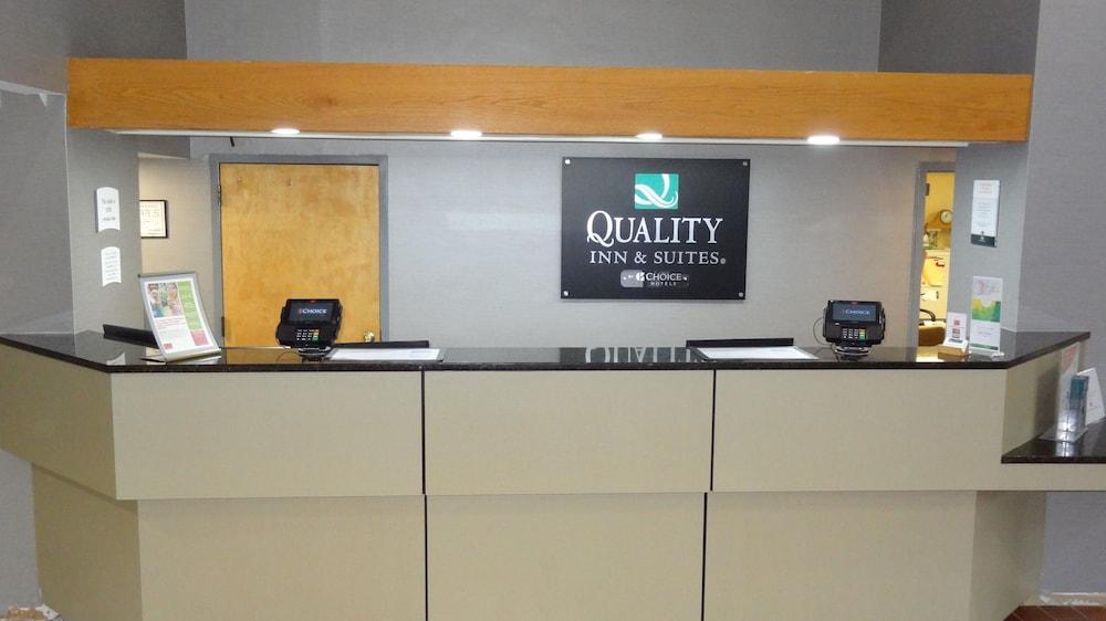 Quality Inn & Suites Raleigh North Exterior foto