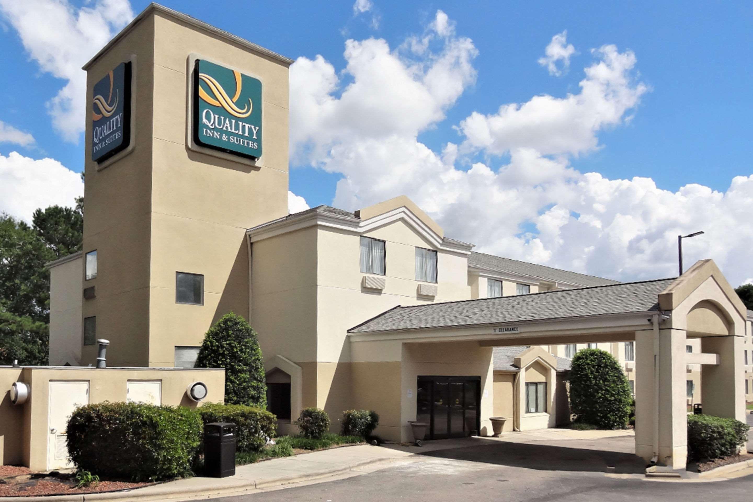 Quality Inn & Suites Raleigh North Exterior foto