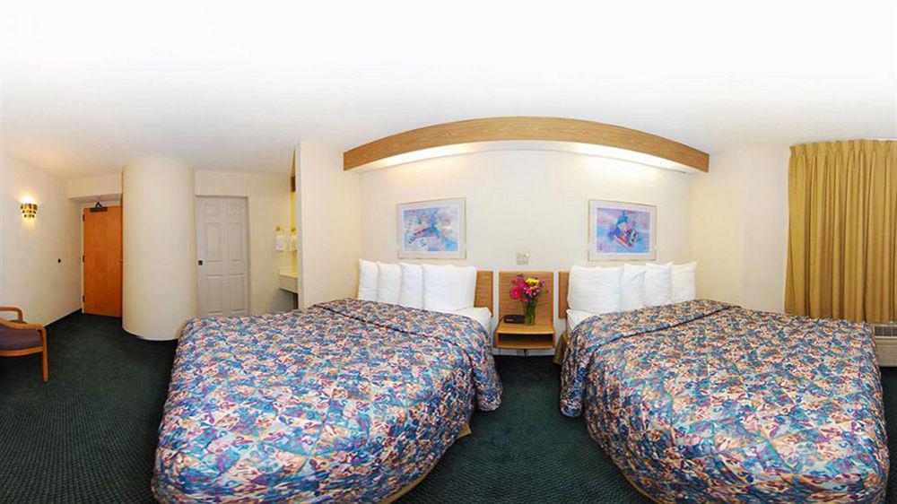 Quality Inn & Suites Raleigh North Exterior foto